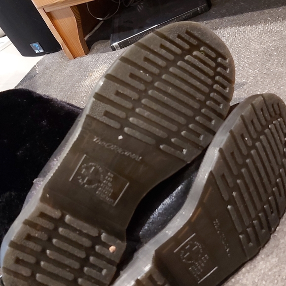 ✨host pick✨Doc Martens Pasha in Black Crackle Suede - Picture 9 of 11